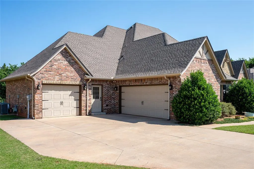 Photo 40 — 1425 Pembroke Drive, Edmond, OK 73003
