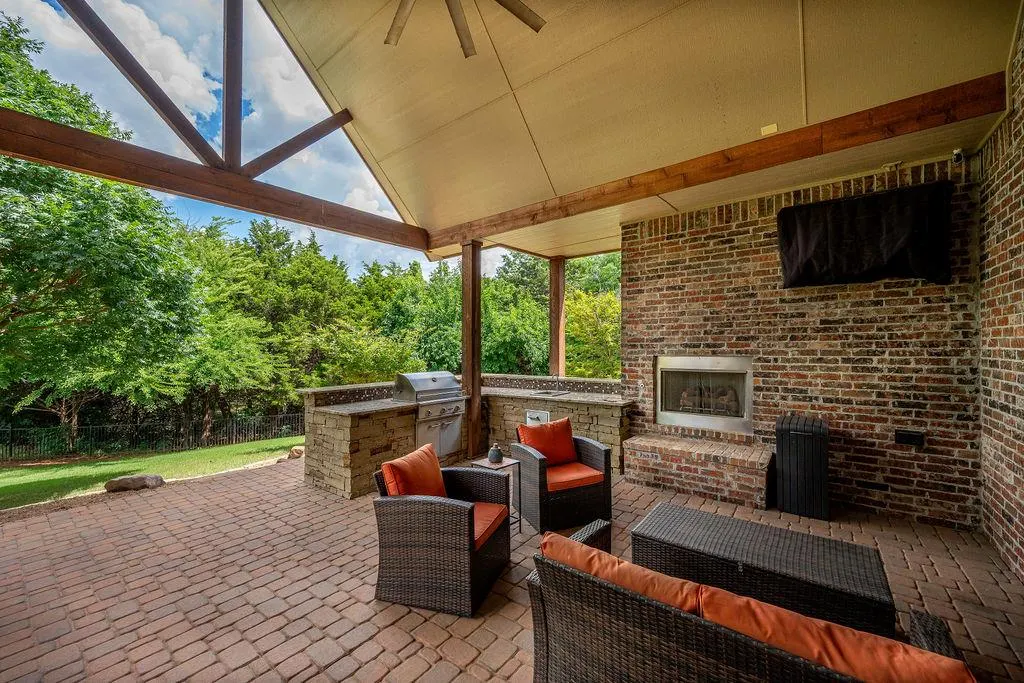 Photo 4 — 1425 Pembroke Drive, Edmond, OK 73003