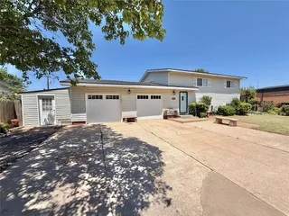 Sold home at 933 Denise Street