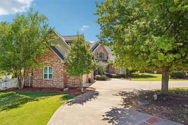 Photo 2 — 1806 N 4th Avenue, Purcell, OK 73080