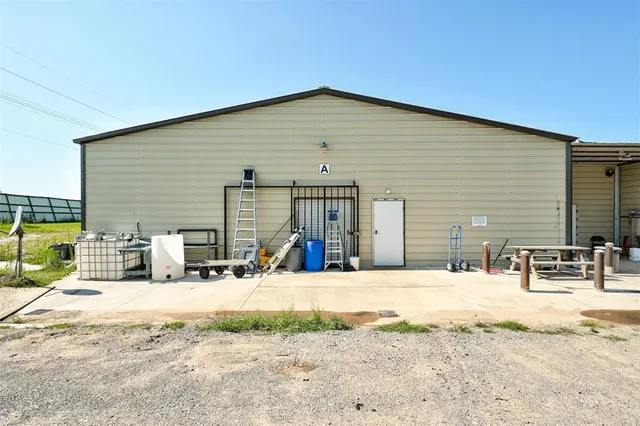 Photo 7 — 2751 N Meridian Avenue, Crescent, OK 73028
