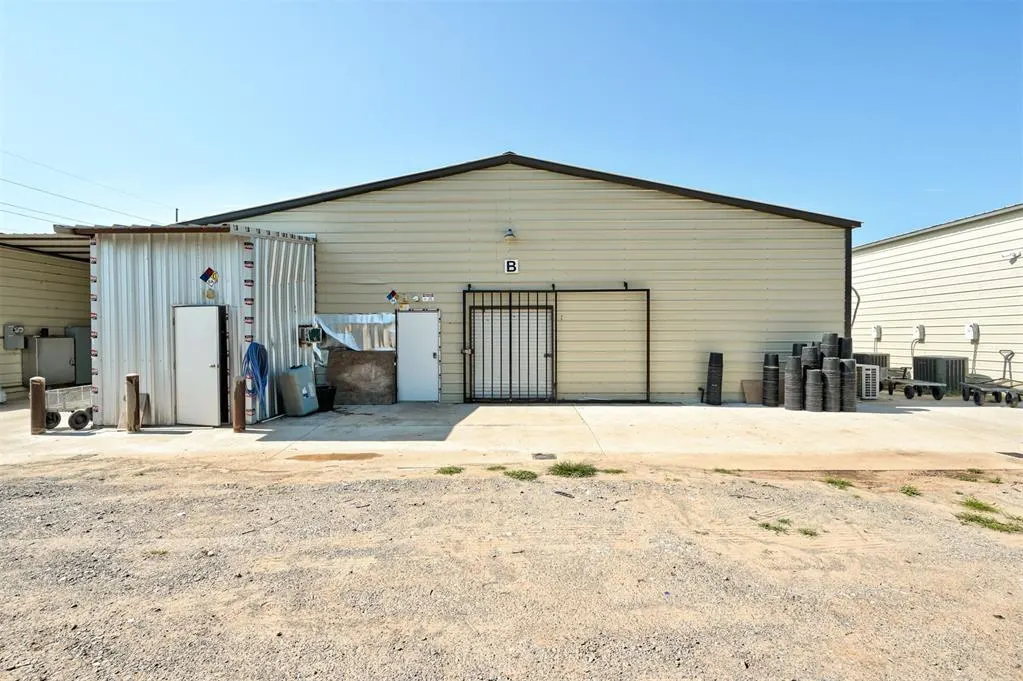 Photo 9 — 2751 N Meridian Avenue, Crescent, OK 73028