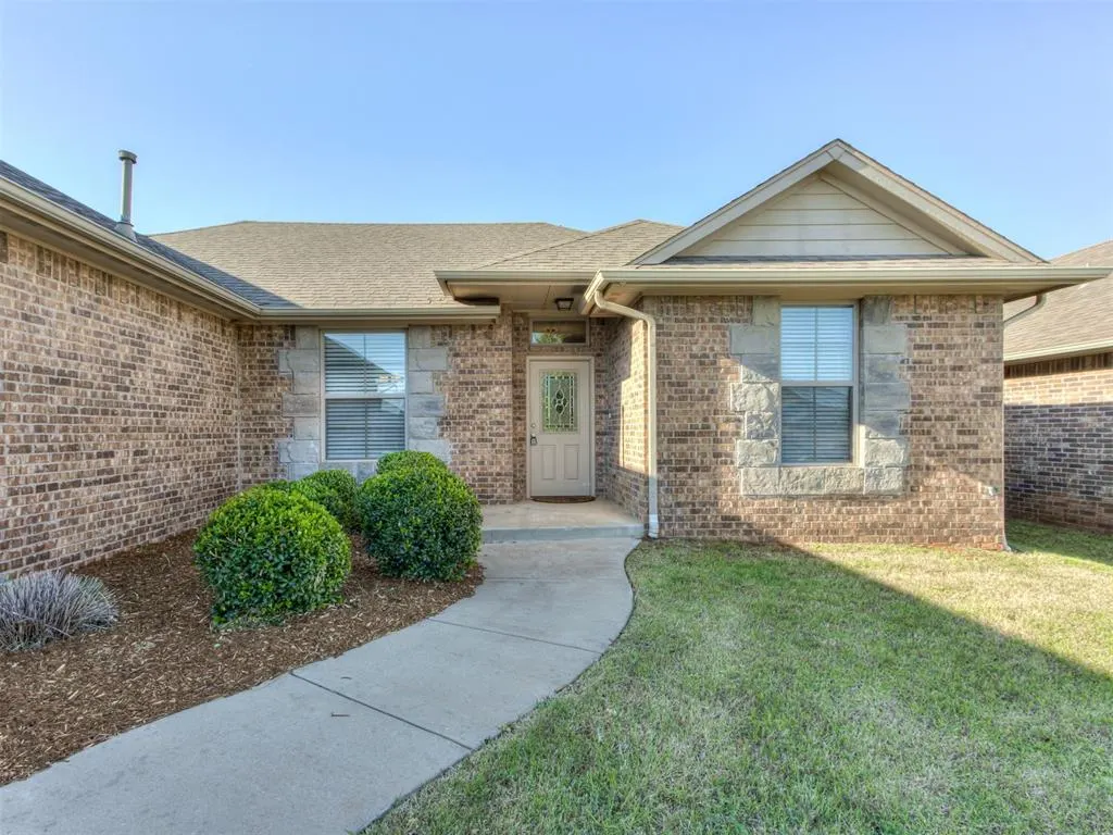 Photo 2 — 8216 NW 160th Terrace, Edmond, OK 73013