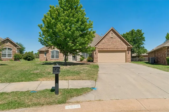Photo 2 — 2925 Longmeadow, Edmond, OK 73003