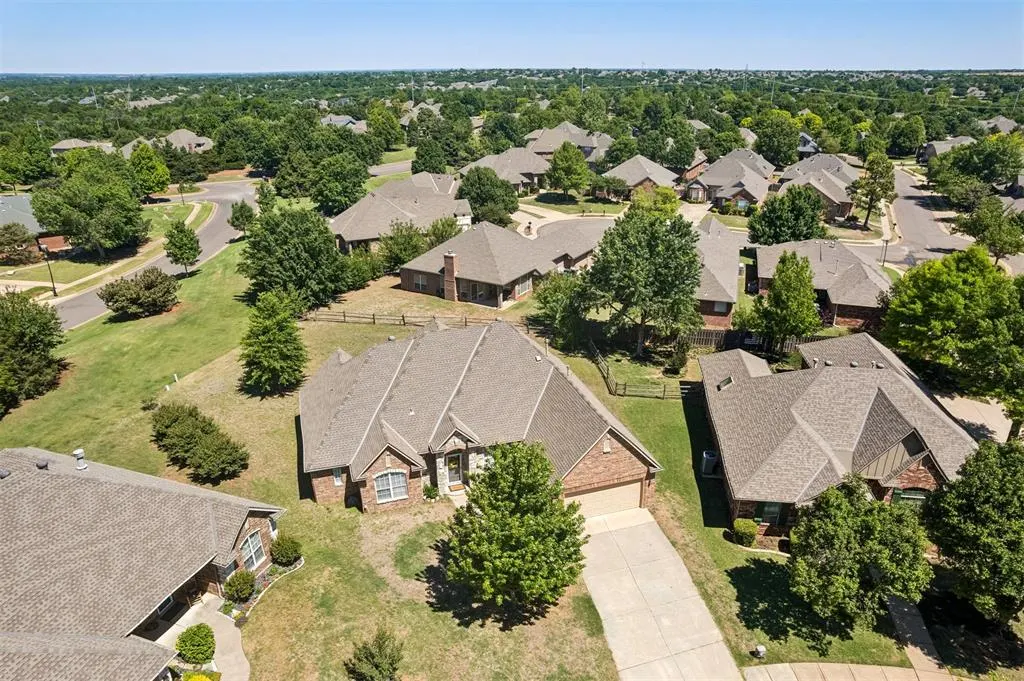 Photo 3 — 2925 Longmeadow, Edmond, OK 73003
