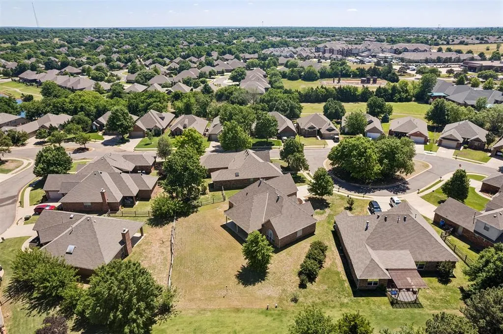 Photo 36 — 2925 Longmeadow, Edmond, OK 73003