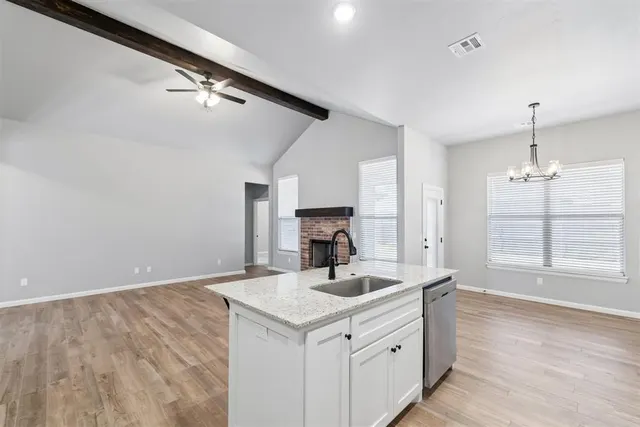 Photo 5 — 625 N Cottontail Way, Mustang, OK 73064