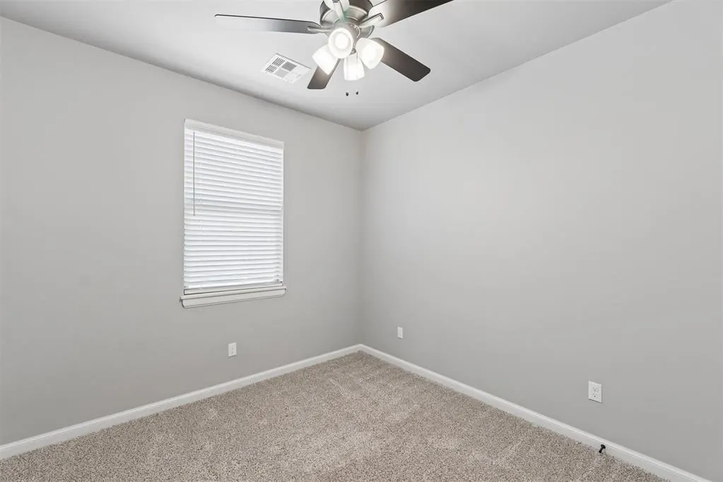 Photo 9 — 625 N Cottontail Way, Mustang, OK 73064