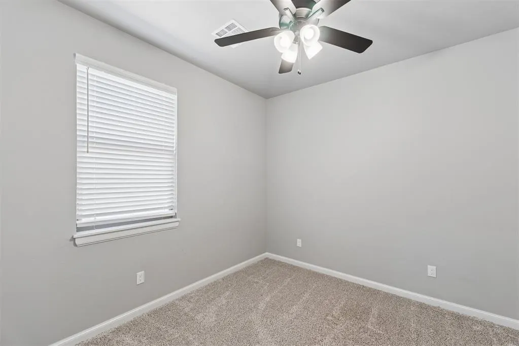 Photo 11 — 625 N Cottontail Way, Mustang, OK 73064