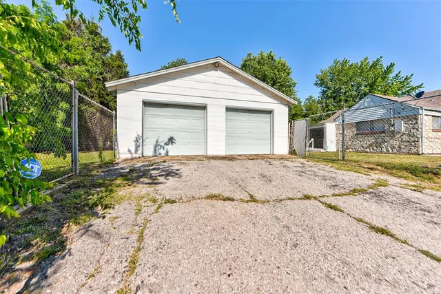 Photo 3 — 4644 SE 19th Street, Del City, OK 73115