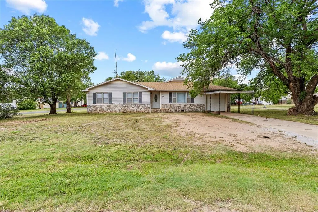 Front exterior — 418 S 6th Street, Okeene, OK 73763