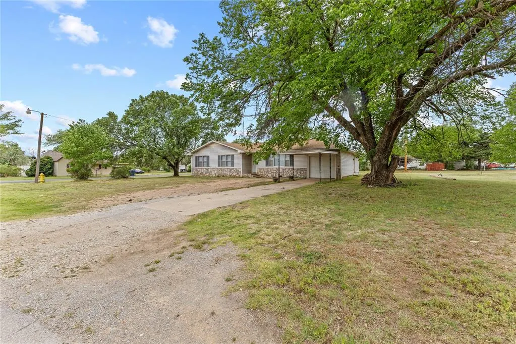 Photo 3 — 418 S 6th Street, Okeene, OK 73763