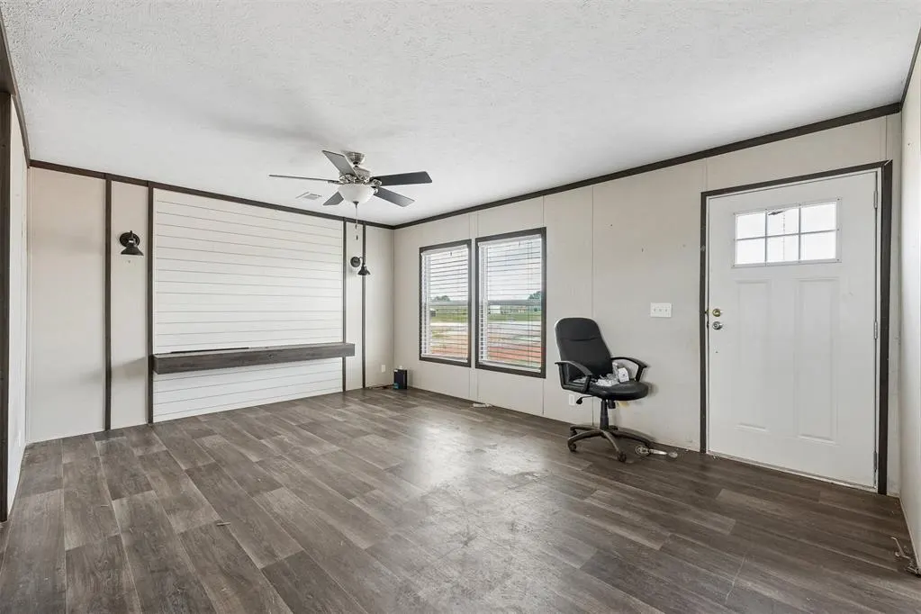 Photo 2 — 13262 Southerland Road, Blanchard, OK 73010