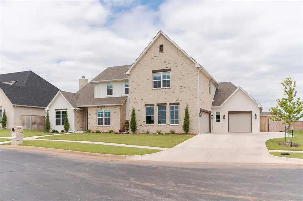 Photo 2 — 10705 NW 26th Court, Yukon, OK 73099