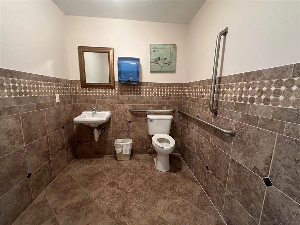 Photo 9 — 16557 NE 23rd Street, Choctaw, OK 73020