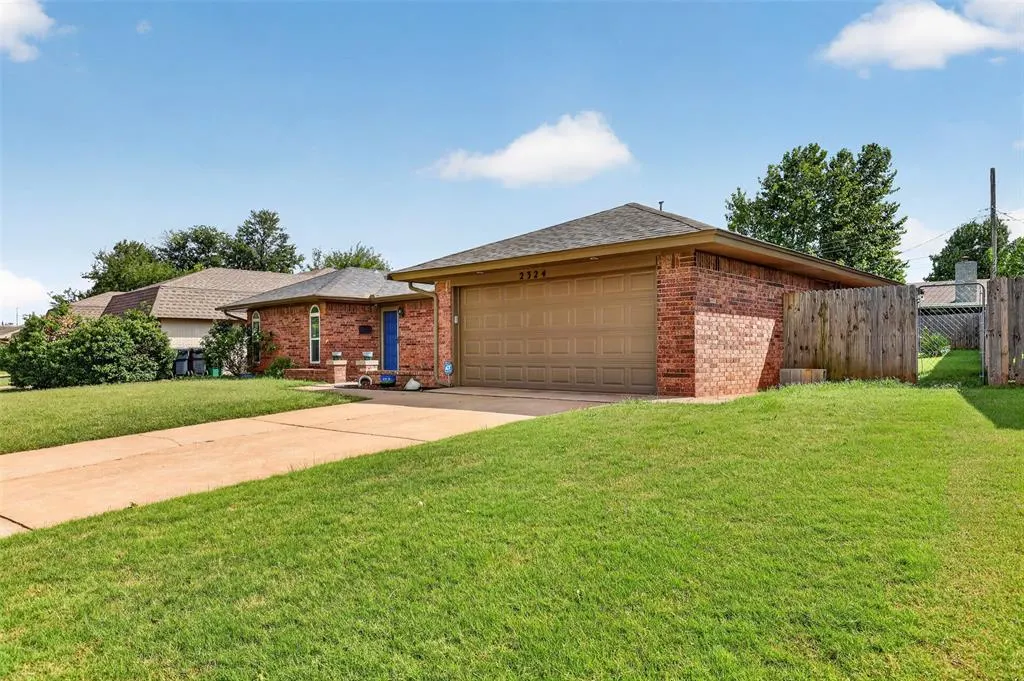 Photo 29 — 2324 NW 112th Street, Oklahoma City, OK 73120