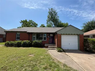 Sold home at 320 W Mosier Street