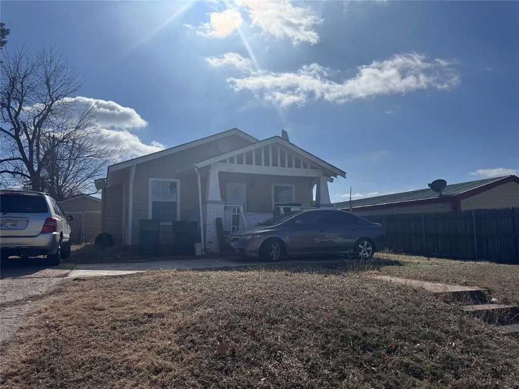Front exterior — 424 SW 28th Street, Oklahoma City, OK 73109