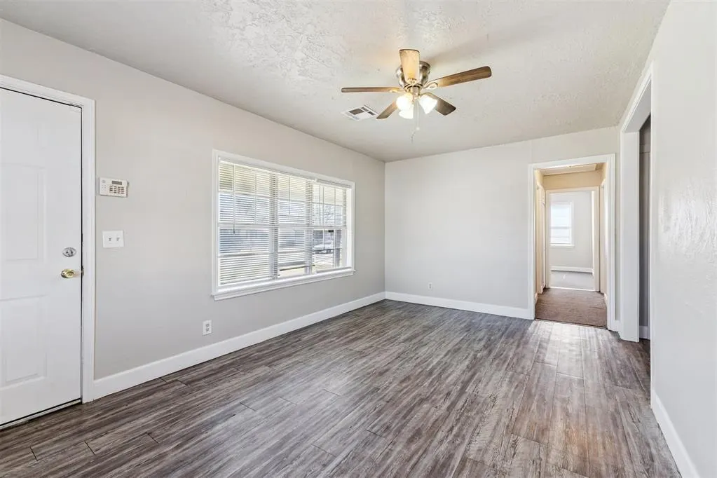 Front exterior — 911 Sandra Drive, Midwest City, OK 73110