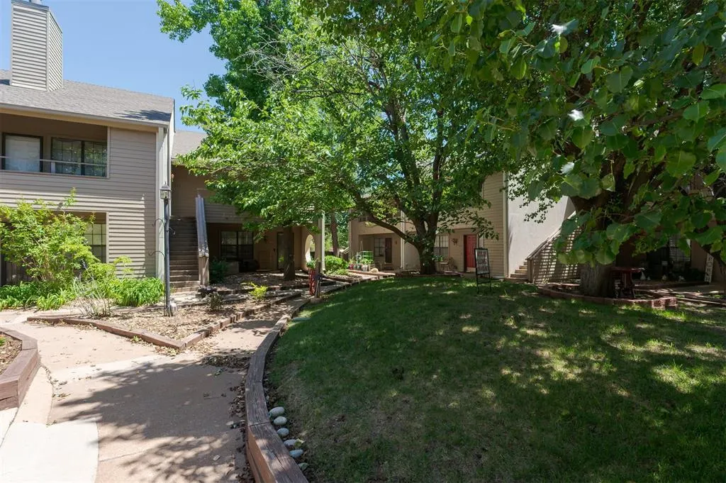 Photo 7 — 11130 Stratford Drive 319, Oklahoma City, OK 73120
