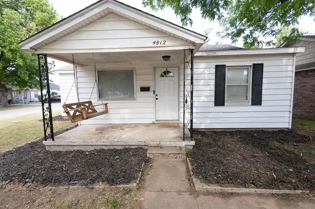 Photo 2 — 4812 N College Avenue, Bethany, OK 73008