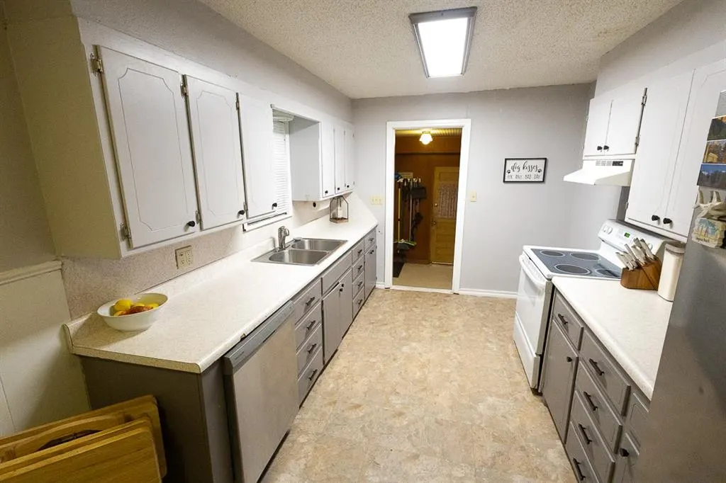 Photo 9 — 4812 N College Avenue, Bethany, OK 73008