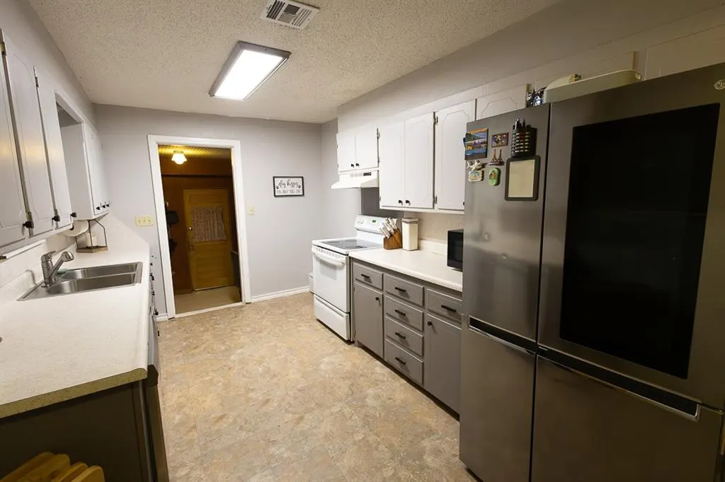Photo 10 — 4812 N College Avenue, Bethany, OK 73008