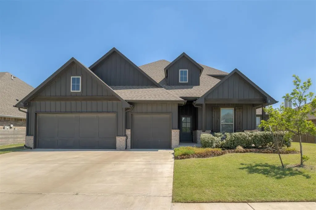 Photo 2 — 9141 NW 115th Terrace, Yukon, OK 73099