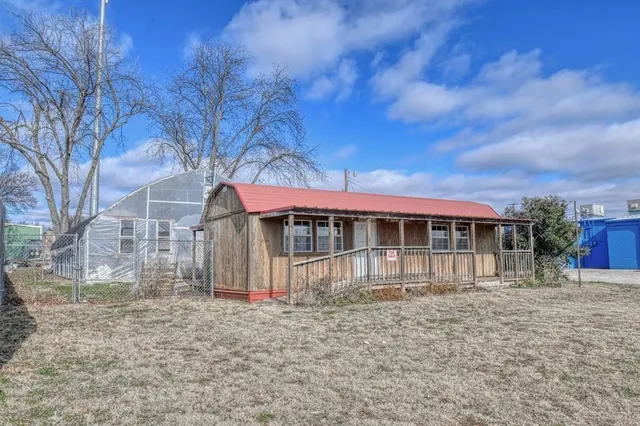Photo 2 — 521 W Eel River Street, Purcell, OK 73080