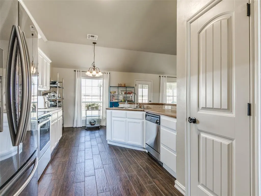 Photo 9 — 9713 SW 18th Street, Oklahoma City, OK 73128