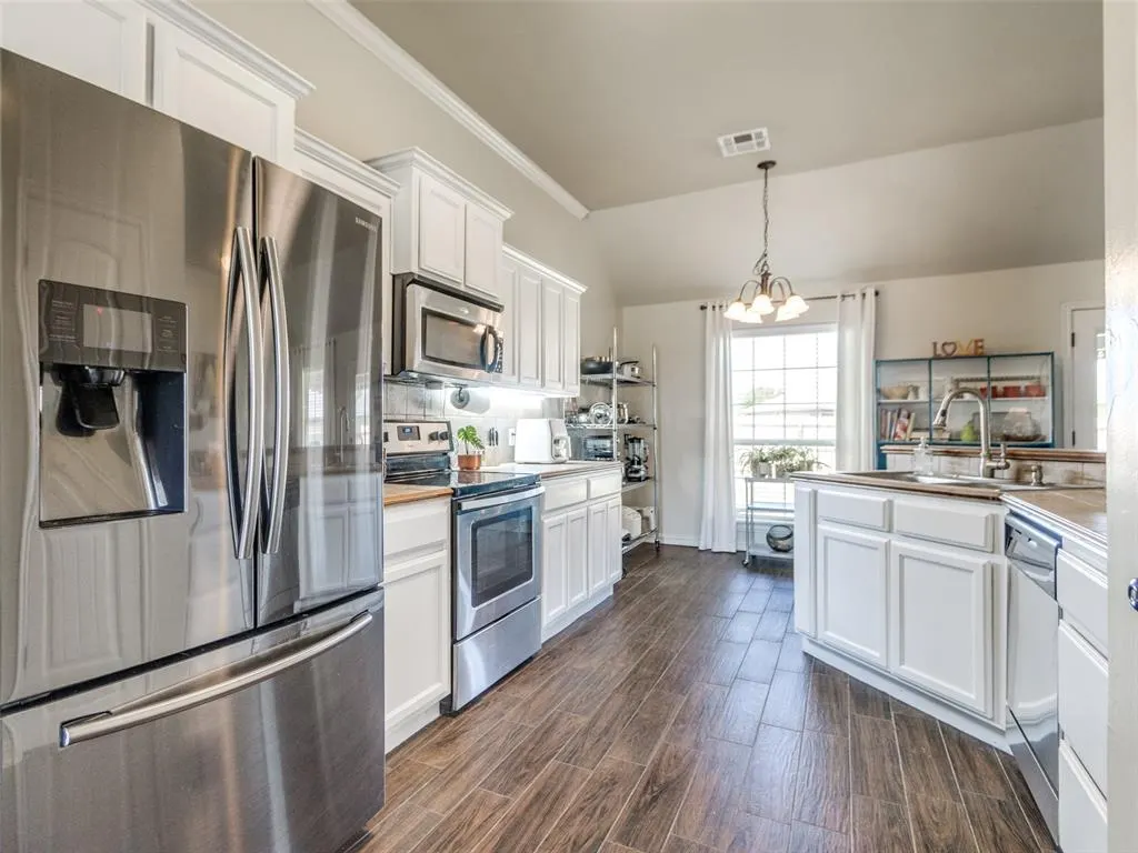Photo 10 — 9713 SW 18th Street, Oklahoma City, OK 73128