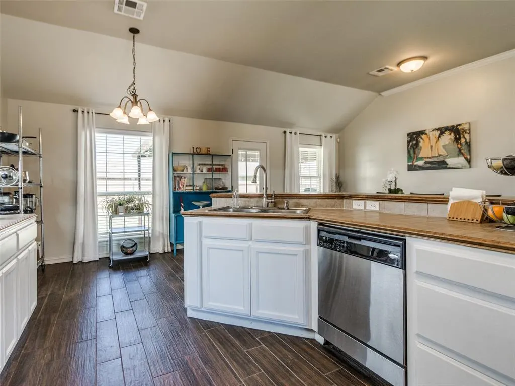 Photo 11 — 9713 SW 18th Street, Oklahoma City, OK 73128