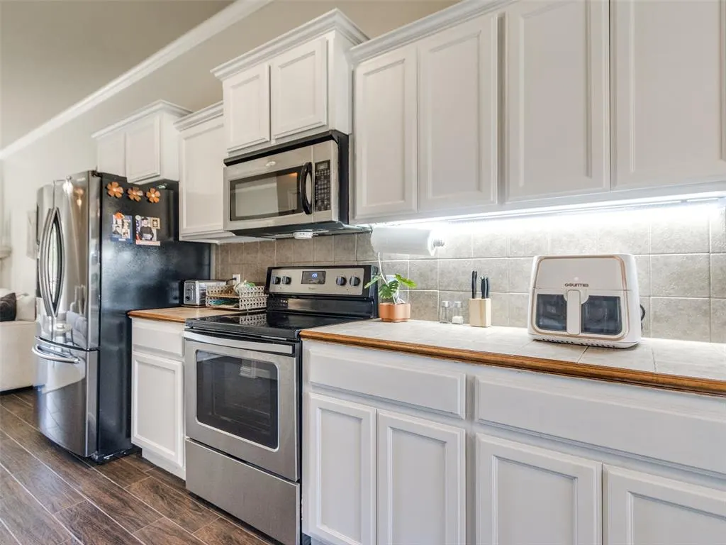 Photo 13 — 9713 SW 18th Street, Oklahoma City, OK 73128