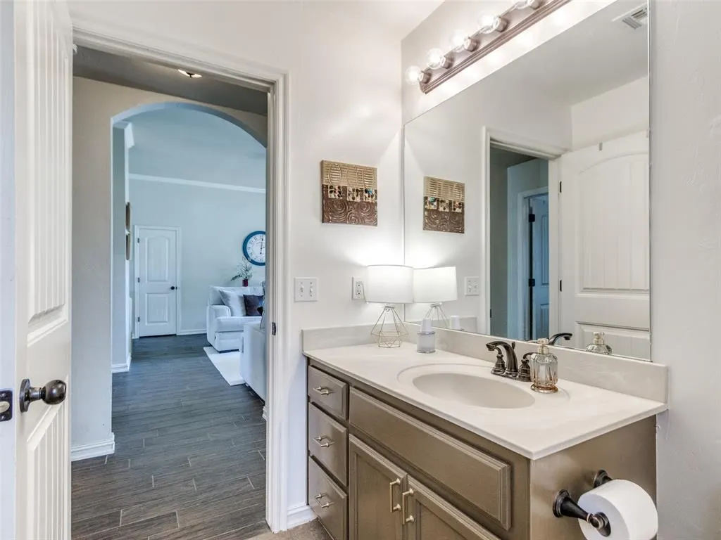 Photo 22 — 9713 SW 18th Street, Oklahoma City, OK 73128