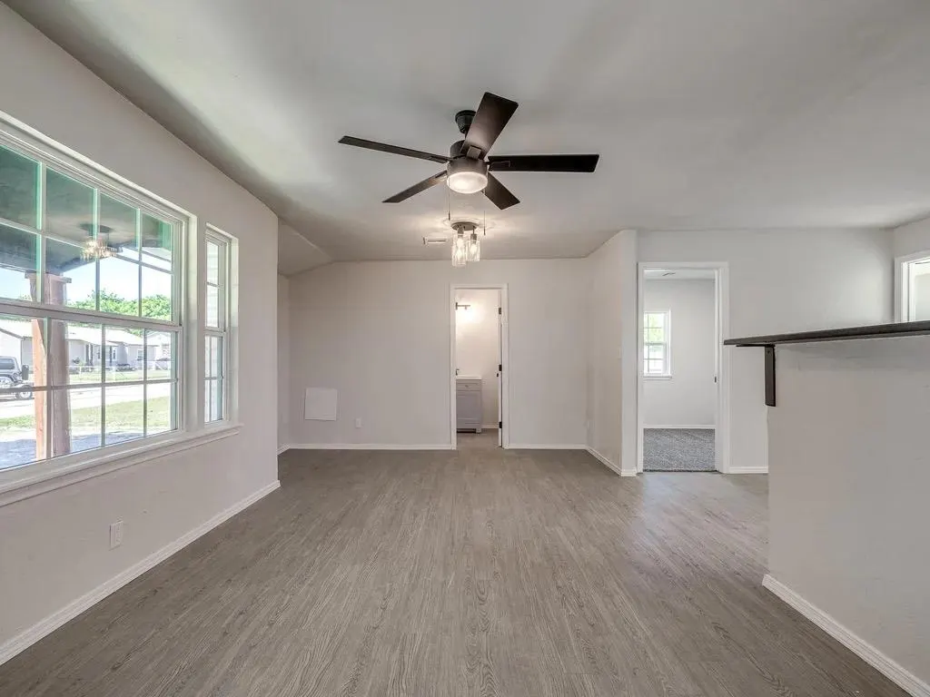 Photo 11 — 3923 SE 10th Place, Del City, OK 73115