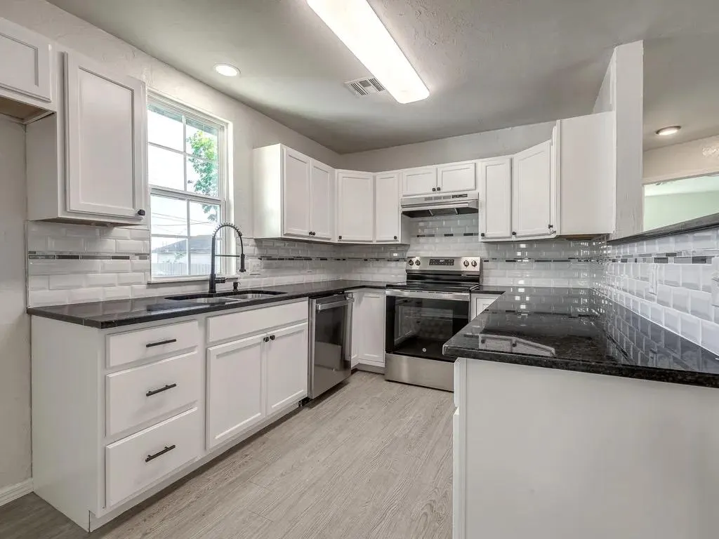 Photo 15 — 3923 SE 10th Place, Del City, OK 73115