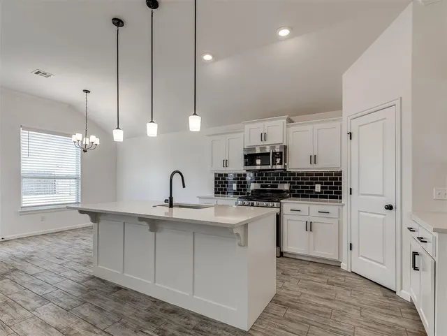 Photo 4 — 18025 Sunny Stone Court, Edmond, OK 73012