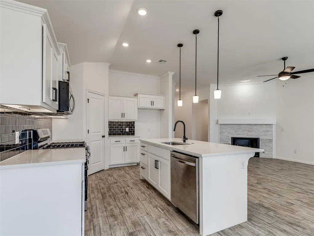 Photo 7 — 18025 Sunny Stone Court, Edmond, OK 73012