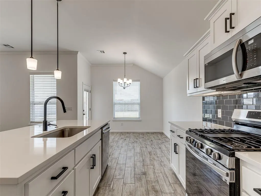 Photo 9 — 18025 Sunny Stone Court, Edmond, OK 73012