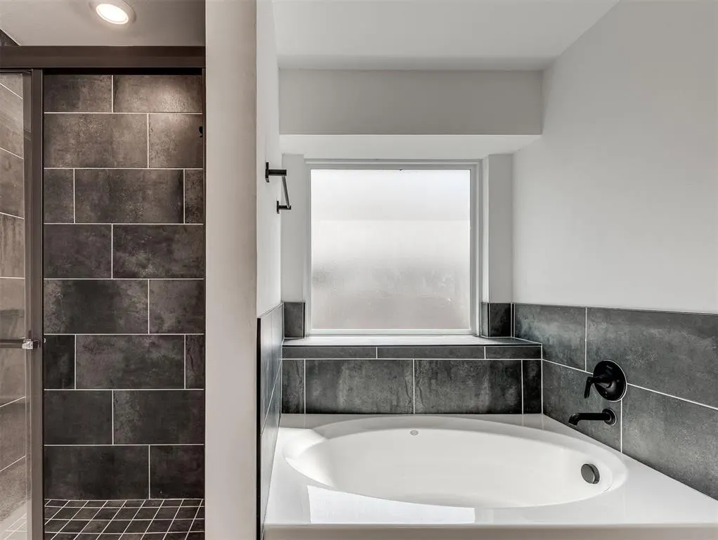 Photo 20 — 18025 Sunny Stone Court, Edmond, OK 73012