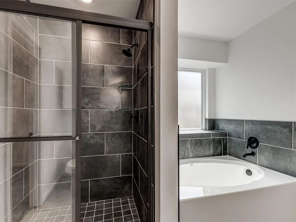 Photo 21 — 18025 Sunny Stone Court, Edmond, OK 73012