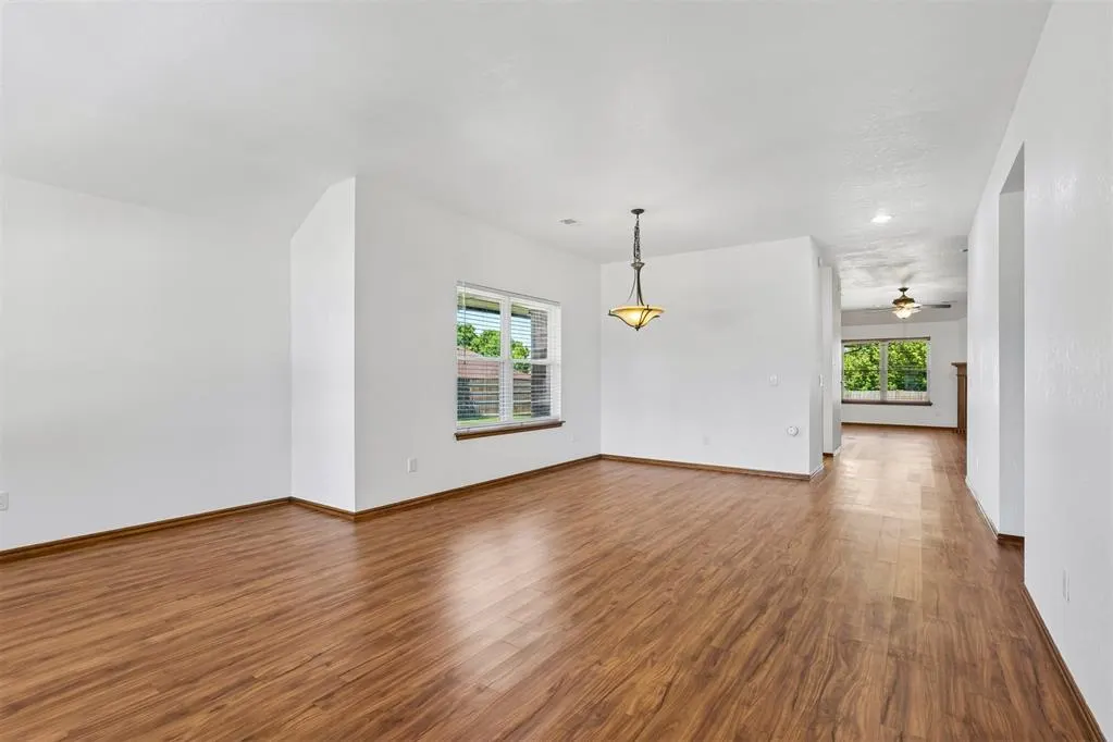 Photo 12 — 8700 Lilly Lane, Oklahoma City, OK 73135