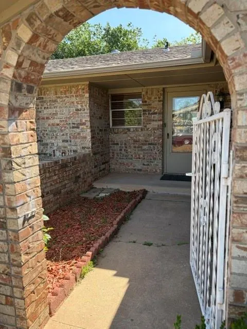 Photo 3 — 712 N Anita Drive, Oklahoma City, OK 73127