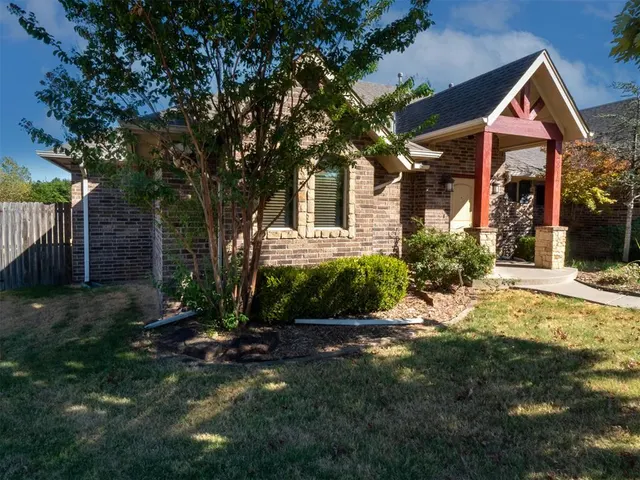 Photo 5 — 2817 Marigold Lane, Edmond, OK 73013