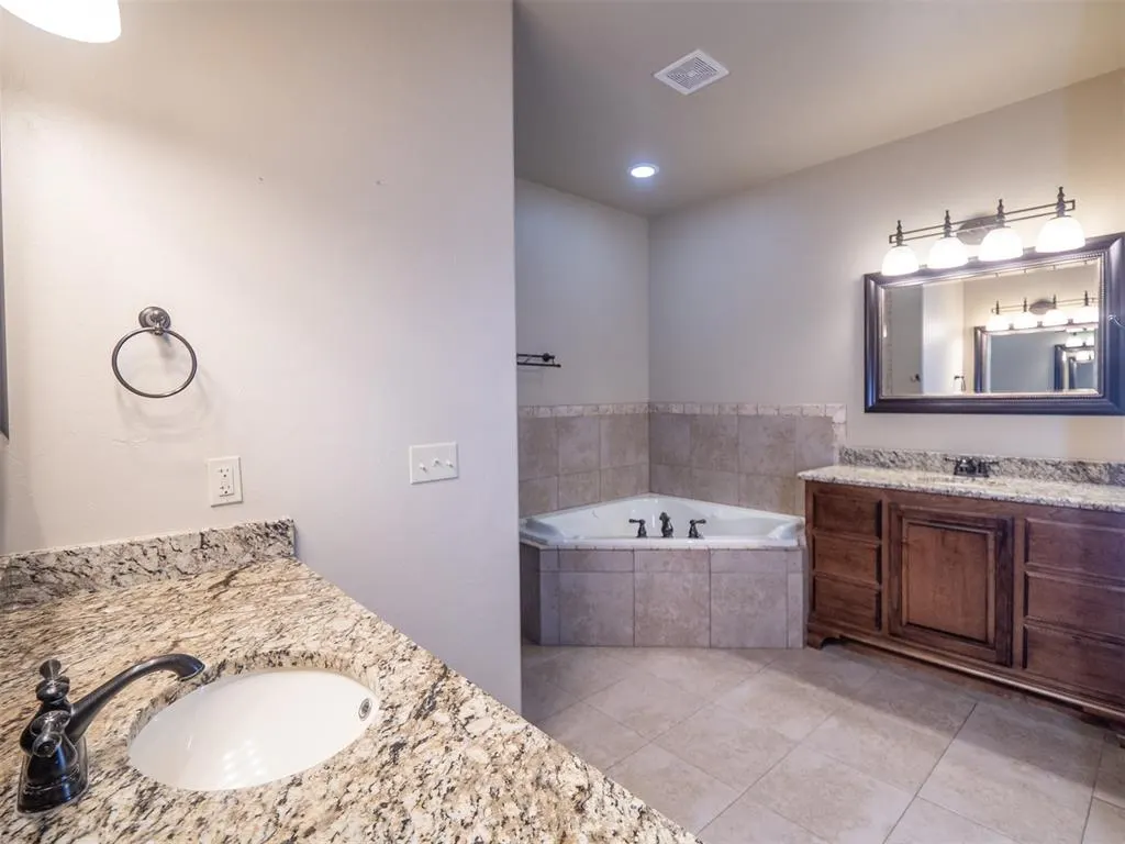 Photo 24 — 2817 Marigold Lane, Edmond, OK 73013