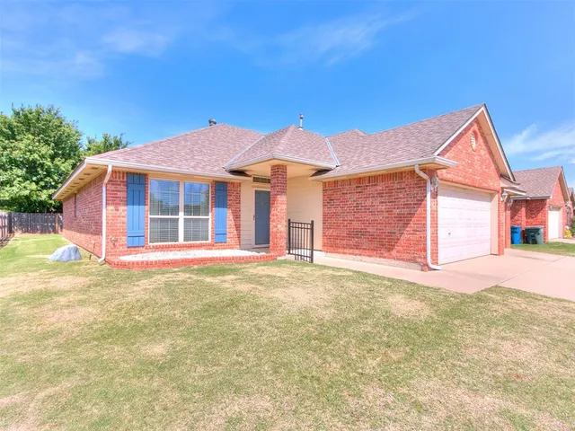 Photo 3 — 2129 Appalachian Trail, Edmond, OK 73003