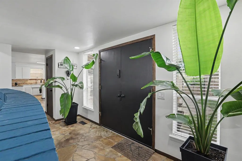 Photo 4 — 8205 Golden Oaks Road, Oklahoma City, OK 73127