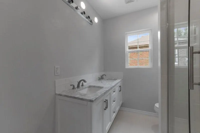 Photo 7 — 2045 NE 17th Street, Oklahoma City, OK 73111