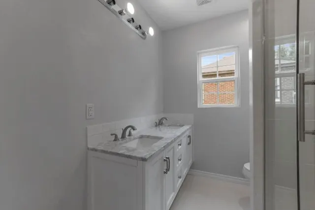 Photo 7 — 2045 NE 17th Street, Oklahoma City, OK 73111