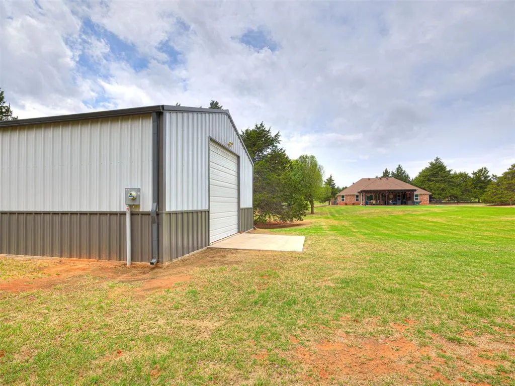 Photo 37 — 9924 Fawn Hollow Road, Mustang, OK 73064